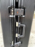 领迪前开口行李箱铝框多功能放电脑密码拉杆登机商务旅行USB充电侧盖 炫酷黑前开口行李箱卡扣 22英寸 37*24*60厘米放16英寸电脑 实拍图