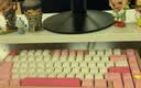 VGN VXE75 V2铝坨坨 阳极电泳 有线/无线/蓝牙三模客制化机械键盘gasket结构 消音填充 游戏电竞办公 VXE75 V2 凯华蓝莓冰淇淋轴 樱花粉 实拍图