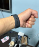 Apple/苹果 Watch SE 智能手表GPS+蜂窝款44毫米午夜色铝金属表壳午夜色运动型表带S/M MXHU3CH/B 实拍图