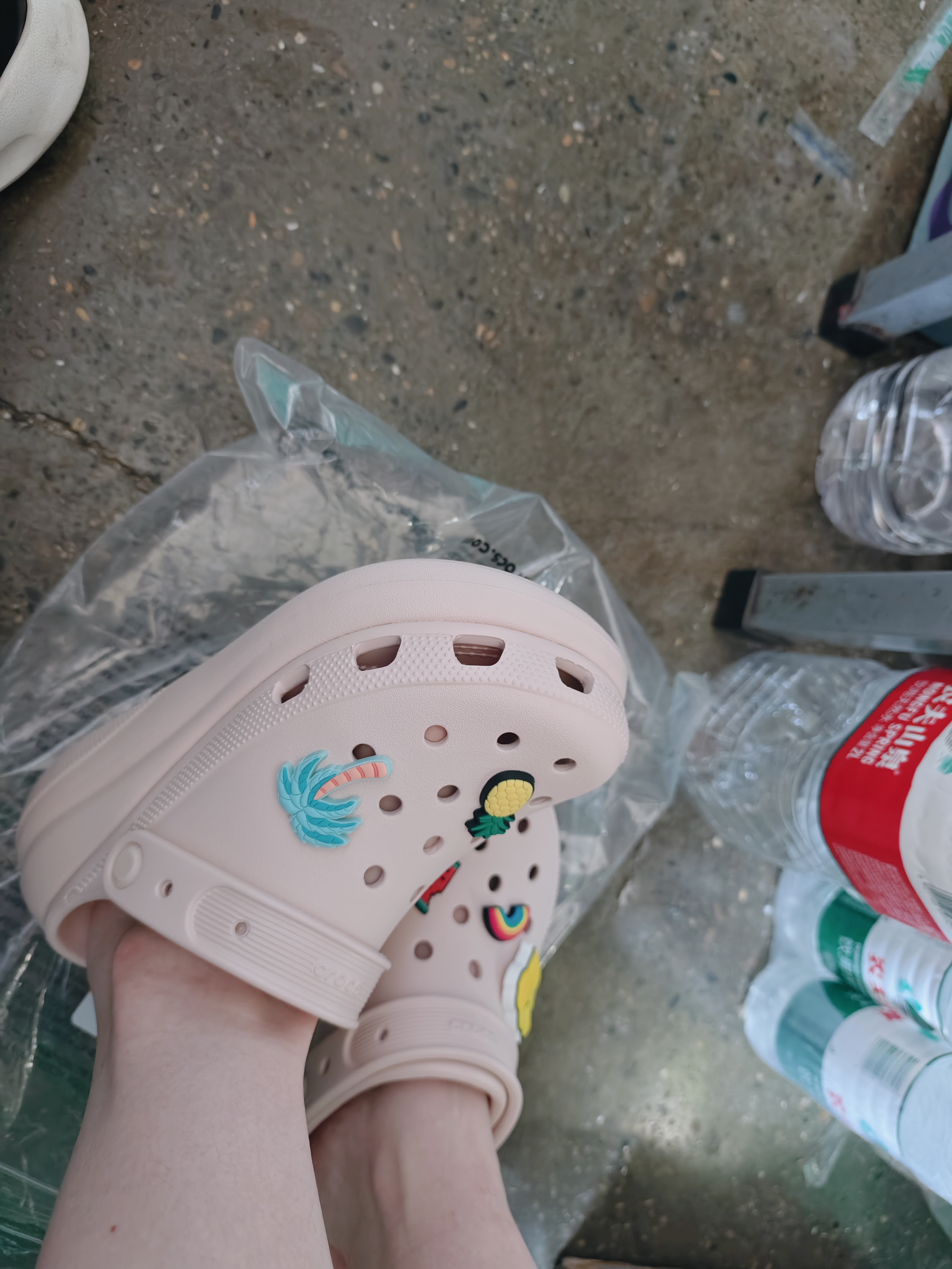 CROCS卡骆驰檀健次同款经典泡芙洞洞鞋轻便舒适男女同款花园鞋|207521 石英粉-6UR(含智必星) 37 /38(230mm) 实拍图