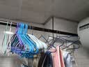 景万居家日用 免打孔晾衣杆伸缩晾衣架窗帘卫生间阳台罗马杆衣柜支撑杆家用 黑色 1.7~2.4米墙距适用 实拍图