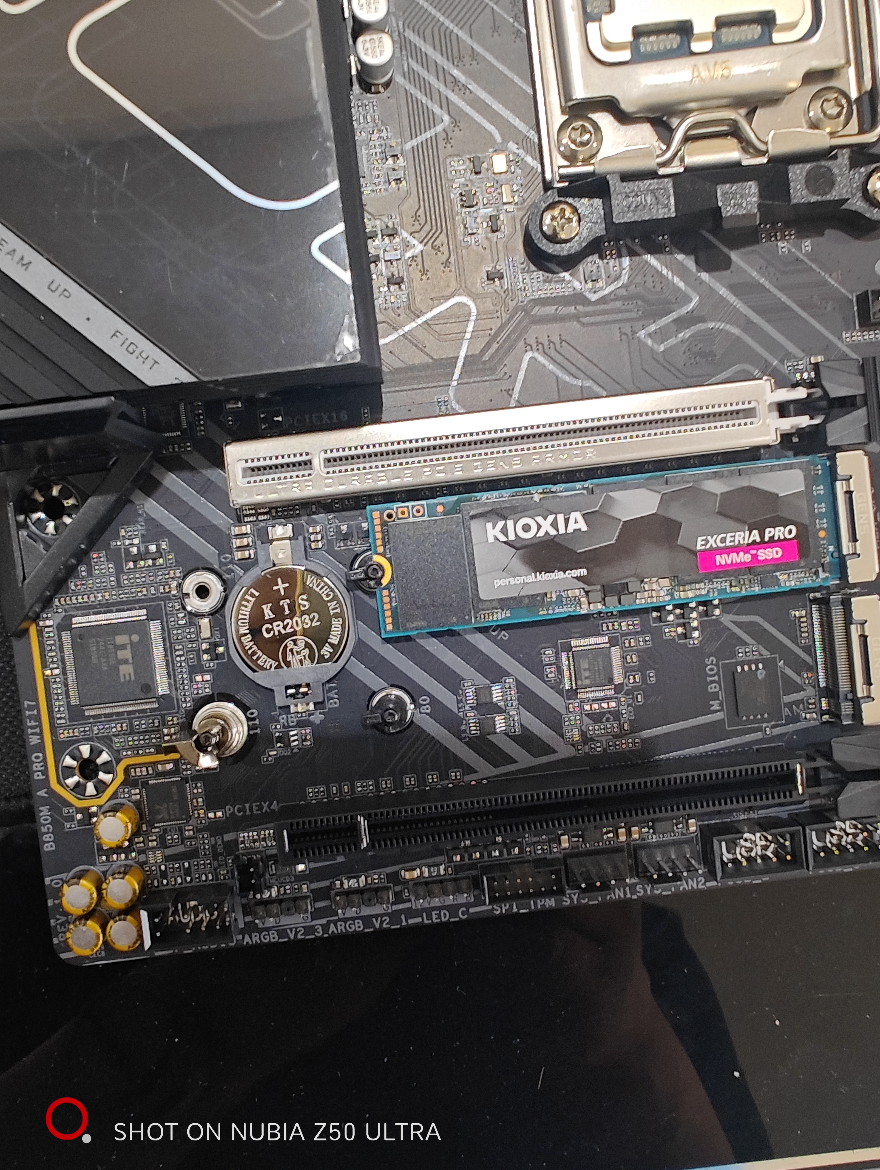 技嘉B650 主板搭AMD 锐龙 9000 系列 CPU 处理器 板U套装 主板CPU套装 技嘉B850M 电竞雕 WIFI7 AMD盒装 R7 9700X 实拍图