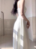 妍莉芬（yanlifen）白色吊带连衣裙子女2025夏季新款法式茶歇小个子初恋收腰a字长裙 黑色 M 【101-110斤】 实拍图