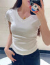 娴柔正肩v领短袖t恤女夏设计感收腰褶皱显瘦弧形下摆紧身短款辣妹上衣 白色 M 实拍图