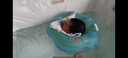 自游宝贝婴儿游泳圈脖圈新生儿宝宝颈圈双气囊防翻充气泳圈儿童防呛救生圈 花瓣款蓝色M码(1-4个月 7-15斤) 实拍图