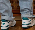 NEW BALANCE  NB550 官方板鞋男鞋女鞋情侣复古低帮百搭潮鞋休闲运动鞋 白色/浅灰/墨绿 BB550WT1 41.5 (脚长26cm) 实拍图