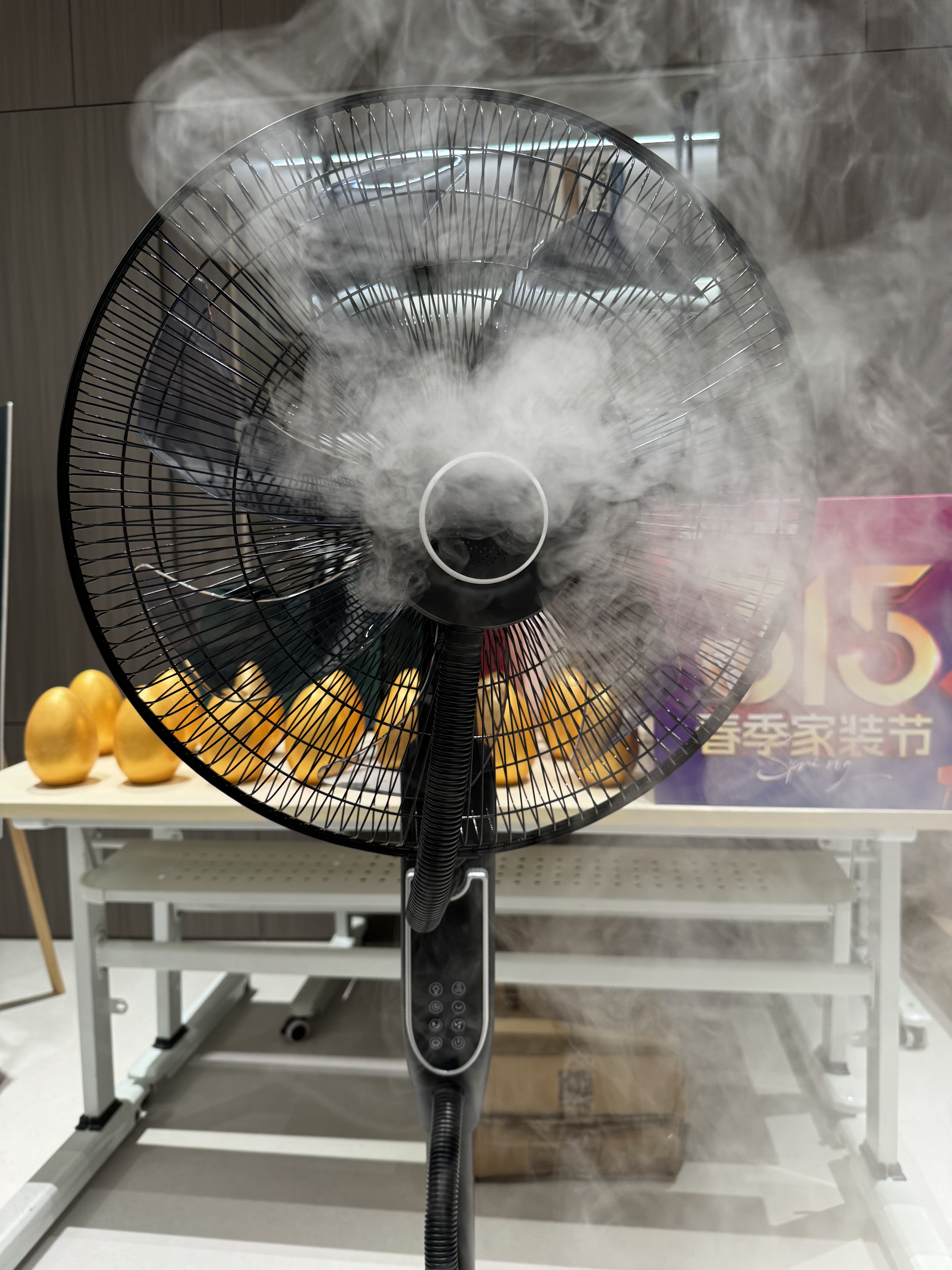 林边喷雾风扇家用落地扇大风力智能负离子净化加湿降温工业水冷雾化扇卧室客厅夜灯氛围落地加湿电风扇 黑色18寸智能语音【负离子净化/5L水箱/夜灯】 实拍图