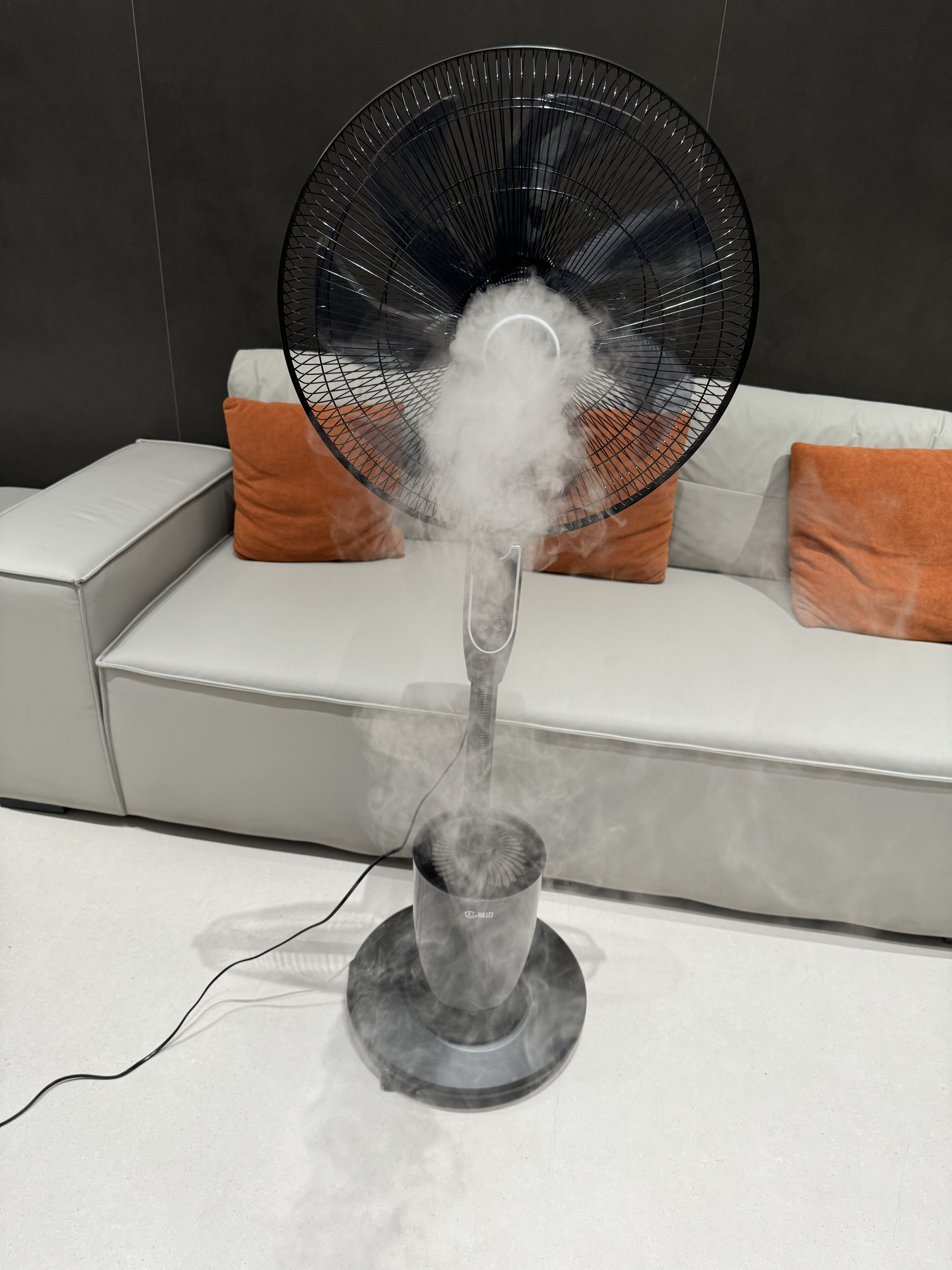 林边喷雾风扇家用落地扇大风力智能负离子净化加湿降温工业水冷雾化扇卧室客厅夜灯氛围落地加湿电风扇 黑色18寸智能语音【负离子净化/5L水箱/夜灯】 实拍图