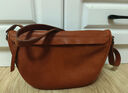 裘真头层植鞣牛皮休闲月牙包复古简约百搭单肩斜挎包女小包 焦糖色 实拍图