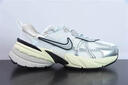 耐克（NIKE）男子运动休闲鞋NIKE V2K RUN运动鞋HJ4497-100 白色 42 实拍图