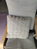 【9成新】蓝铂 仿兔绒抱枕 50*50cm 实拍图