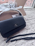 Calvin Klein小众单肩包荔枝纹包包金属搭扣链条翻盖ck女包单肩包斜挎包手提包 DH3458-001黑色法棍包 实拍图