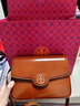 Tory Burch 汤丽柏琦 ROBINSON 斜挎肩背包豆腐包TB 143122 棕色 223 OS 实拍图