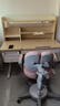 欧童德国儿童学习桌椅套装可升降实木高中小学生儿童写字作业书课桌椅 新品奶油风120cm慕斯粉椅+语音灯 实拍图