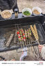 原始人烧烤架户外烧烤炉家用庭院烤肉架木炭便携碳烤炉子烧烤工具全套 免安装折叠款【304不锈钢网/提手/3斤碳】赠调料置物板 实拍图