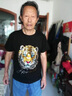 狄帝鲨 欧洲站夏季新款潮流时尚男装烫钻冰丝t恤男印花棉质短袖男士上衣 港湾-D034纯棉【黑色】 M 实拍图