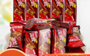 雀巢（Nestle）脆脆鲨巧克力威化饼干散装网红小吃充饥食品零食学生办公室零食 脆脆鲨巧克力味80条1kg 实拍图