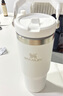 STANLEY拎拎杯吸管杯水杯保温杯大容量办公车载不锈钢杯子887ML-霜白 实拍图