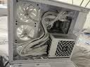 台达（DELTA）SGM1300W白色礼盒版  单路12V白金全模全电压台式机电脑电源 ATX3.0/PCIE5.0/支持50系显卡/压纹线 实拍图