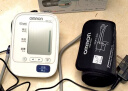 欧姆龙（OMRON）电子血压计家用上臂式血压仪HEM-7132 内含电源适配器 7136升级款 实拍图