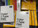 宝丽来Polaroid拍立得相纸i-Type彩色胶片 复古一次成像相纸 适用NOW/NOW+/I-2/Lab机型 白框彩色（5包40张）6010 适用于i-type机型 实拍图