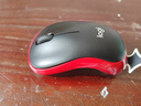 罗技（Logitech）M185鼠标 无线鼠标 办公鼠标 对称鼠标 黑色红边 带无线2.4G接收器 实拍图