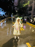 牧萌儿童雨衣男童女童防水全身雨披幼儿园小学生雨具 黄色小黄鸭 S 实拍图