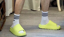 阿迪达斯三叶草Yeezy SLIDE 夏季椰子运动拖鞋HQ6447UK9码43 实拍图