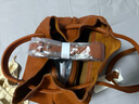 裘真008水桶包女斜挎通勤大容量真皮复古小众植鞣牛皮包包 焦糖色-小号 暂不预售 实拍图