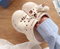 天美意厚底洞洞鞋动物城联名轻便耐磨女鞋子一脚蹬休闲凉拖鞋 米杏色 38 实拍图