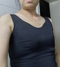红豆（hongdou）背心女夏季冰丝无痕带胸垫打底内衣女运动透气背心 魅惑黑165 实拍图