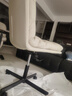 顾全电脑椅家用化妆椅卧室书桌椅子升降学习椅舒适久坐环保真皮办公椅 奶白-滚轮脚【进口真皮】 实拍图