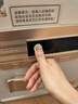 艾谱（AIPU）保险柜家用 保险箱指纹密码办公财务防盗防搬走 小型全钢国标3C认证远程报警 京智高45CM智能白 实拍图