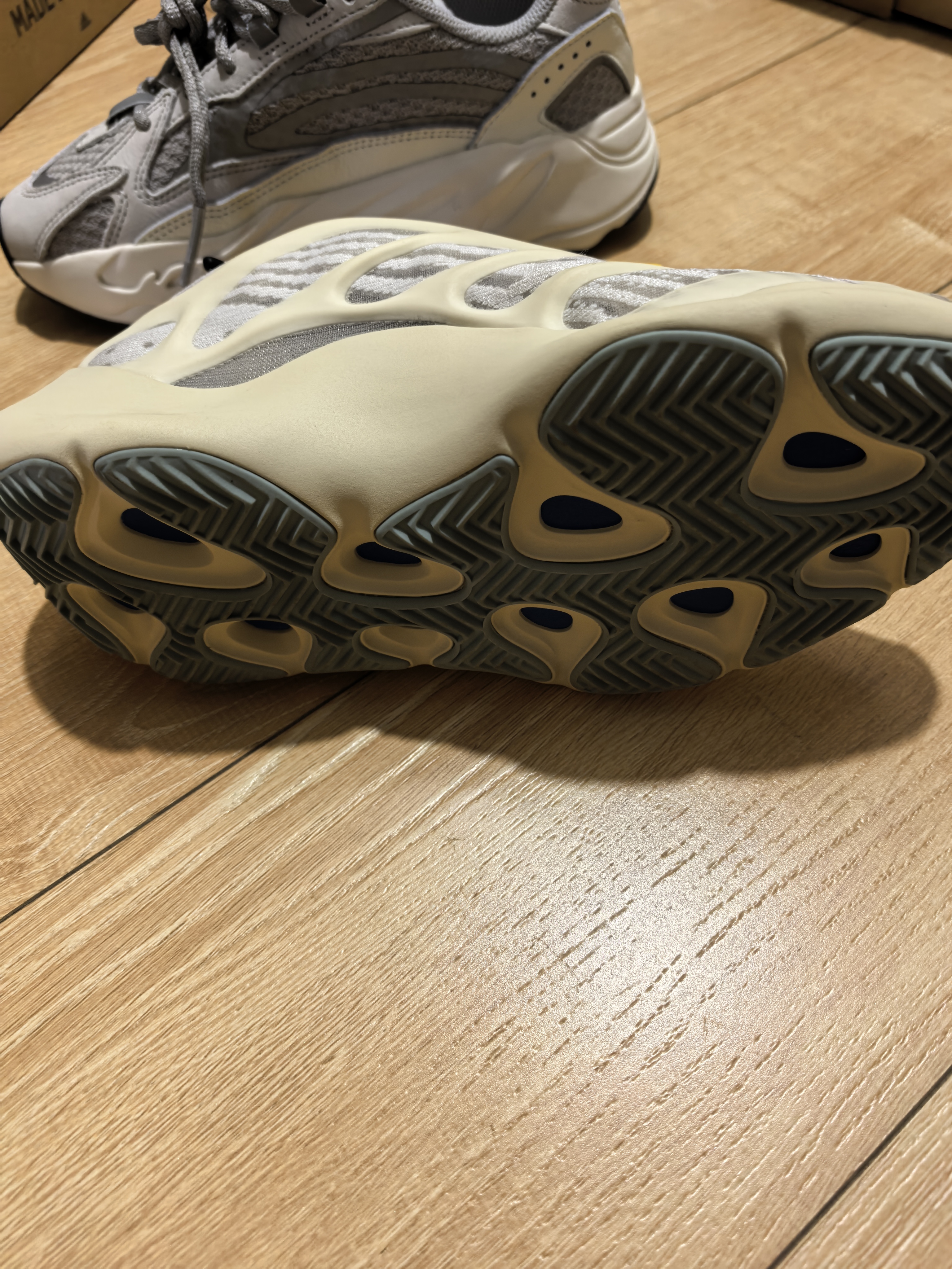 阿迪达斯 YEEZY 700异形夜光椰子男女休闲老爹鞋 FW4980 38码 实拍图