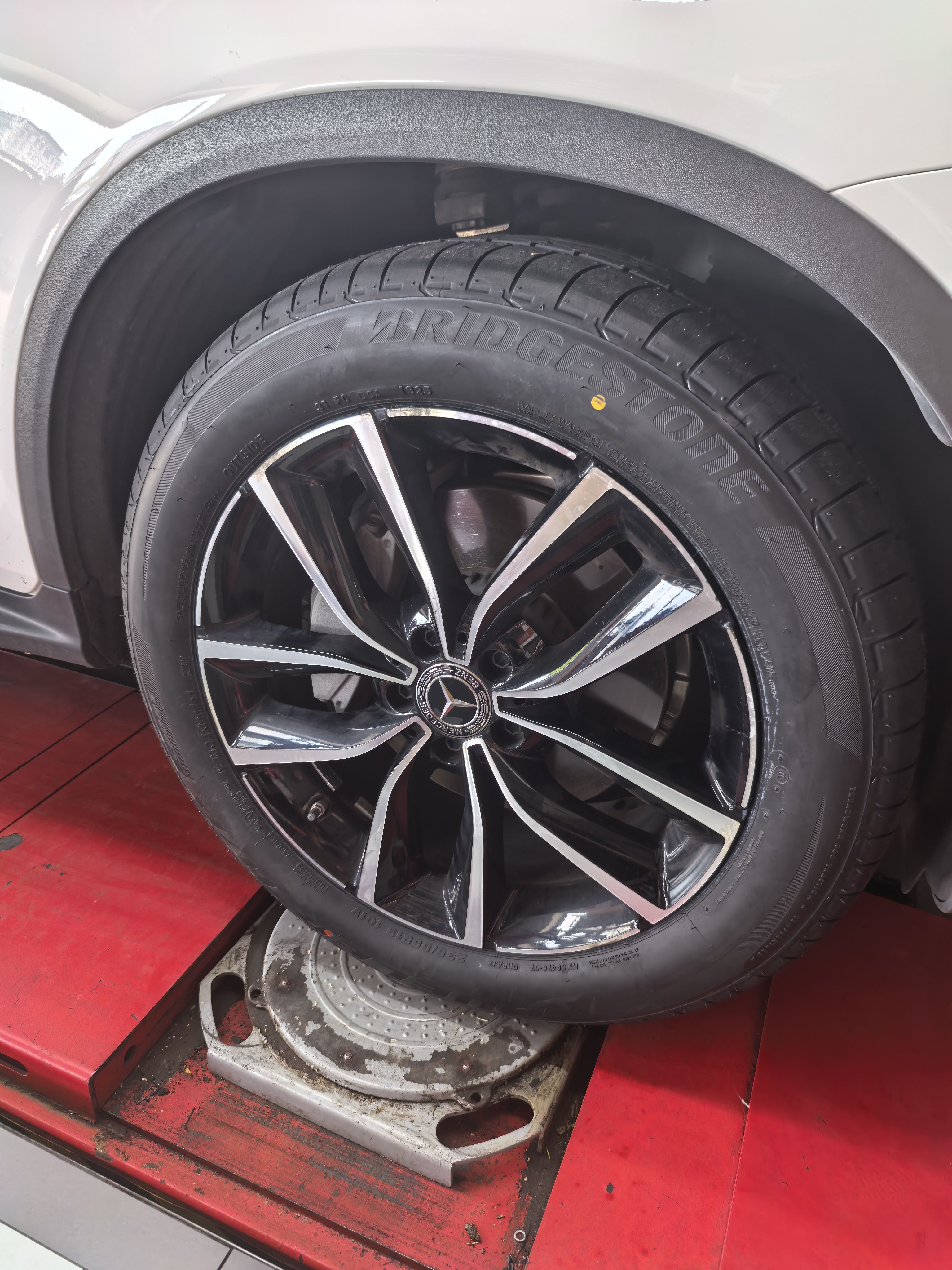 普利司通轮胎 DUELER HP SPORT 235/55R19 防爆胎 MOE 原配奔驰GLC 实拍图