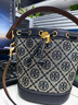 汤丽柏琦（Tory Burch）女士水桶包经典潮流单肩手提斜挎包新款TB女包送节日送礼 海军蓝：小桶 14*11*18cm 尺寸问题可咨询客服 实拍图