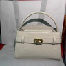 CHARLES&KEITH鳄鱼纹凯莉包手提斜挎婚包包女包生日礼物CK2-50270880-1 Ivory象牙色 S 实拍图