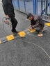 【现货速发】公路减速带道路缓冲带橡胶家用门口马路减震带路面铸钢路障减速垄 【橡塑】50*35*5CM方框（大货车专用） 实拍图