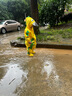 lemonkid儿童雨衣男童女宝宝雨披小学生雨具 乐奇喷火龙连体 M 实拍图