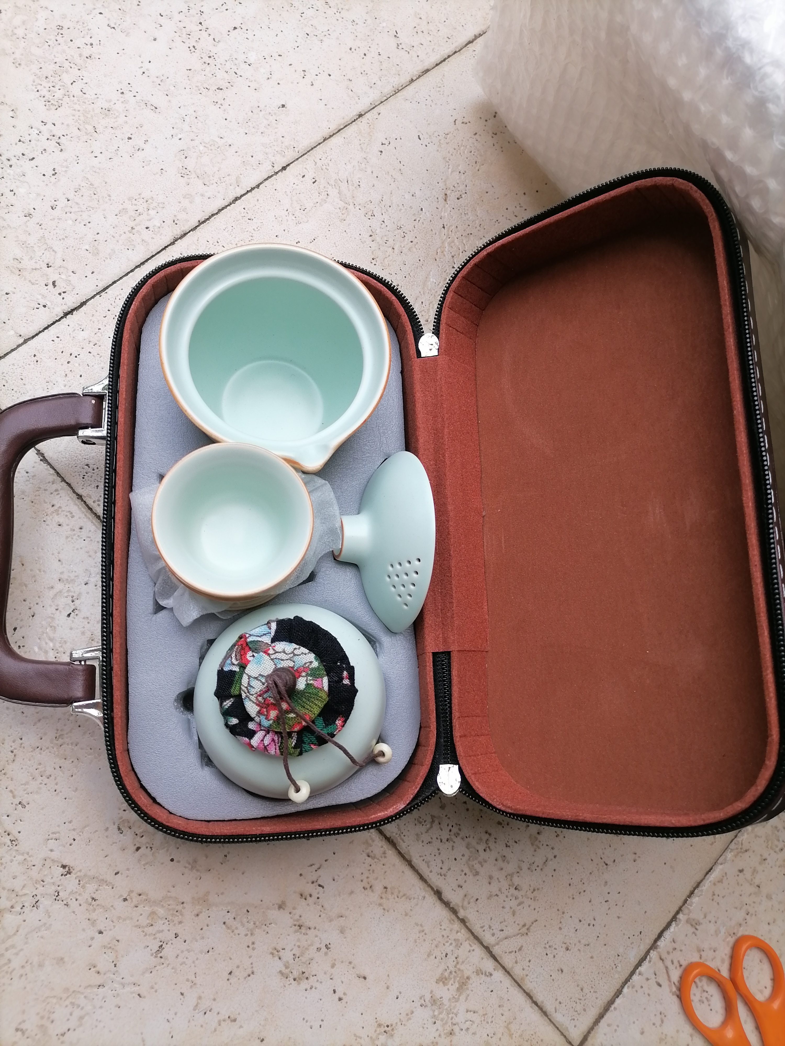 汝窑旅行茶具便携式一人陶瓷快客杯一壶三杯户外露营手抓功夫茶壶 天青一壶3杯+茶叶罐+手提包 实拍图