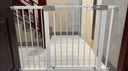AOTGSSE爱蒂逊【免打孔】婴儿童门栏楼梯安全护栏防狗宠物隔离门栏杆围栏 门宽：113-116cm+延长件+加固槽 实拍图
