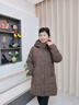 CANDYPRINCE 妈妈羽绒服 老年人羽绒服女 中老年妈妈装50-60岁洋气冬季外套 58款/咖色 【中长款】 3XL / 建议-(体重121-135斤) 实拍图