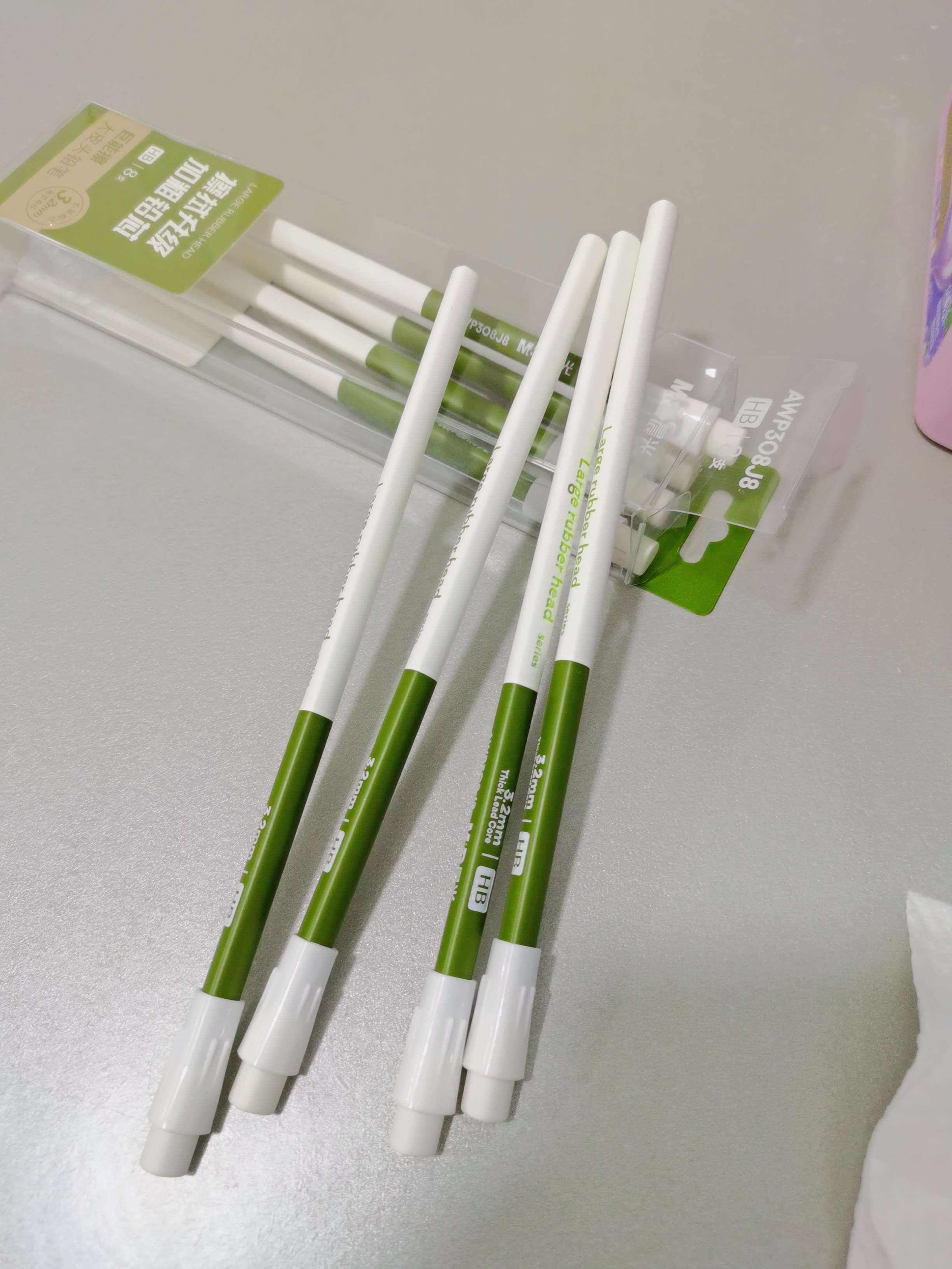 晨光（M&G）文具HB铅笔8支巨能擦大皮头粗芯原木三角铅笔小学生专用 涂卡笔 铅笔考试专用书写美术AWP308J8 实拍图