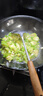 炊大皇钛盾炒锅 麦饭石色不粘锅多功能少油烟炒菜锅平底锅28cm 实拍图