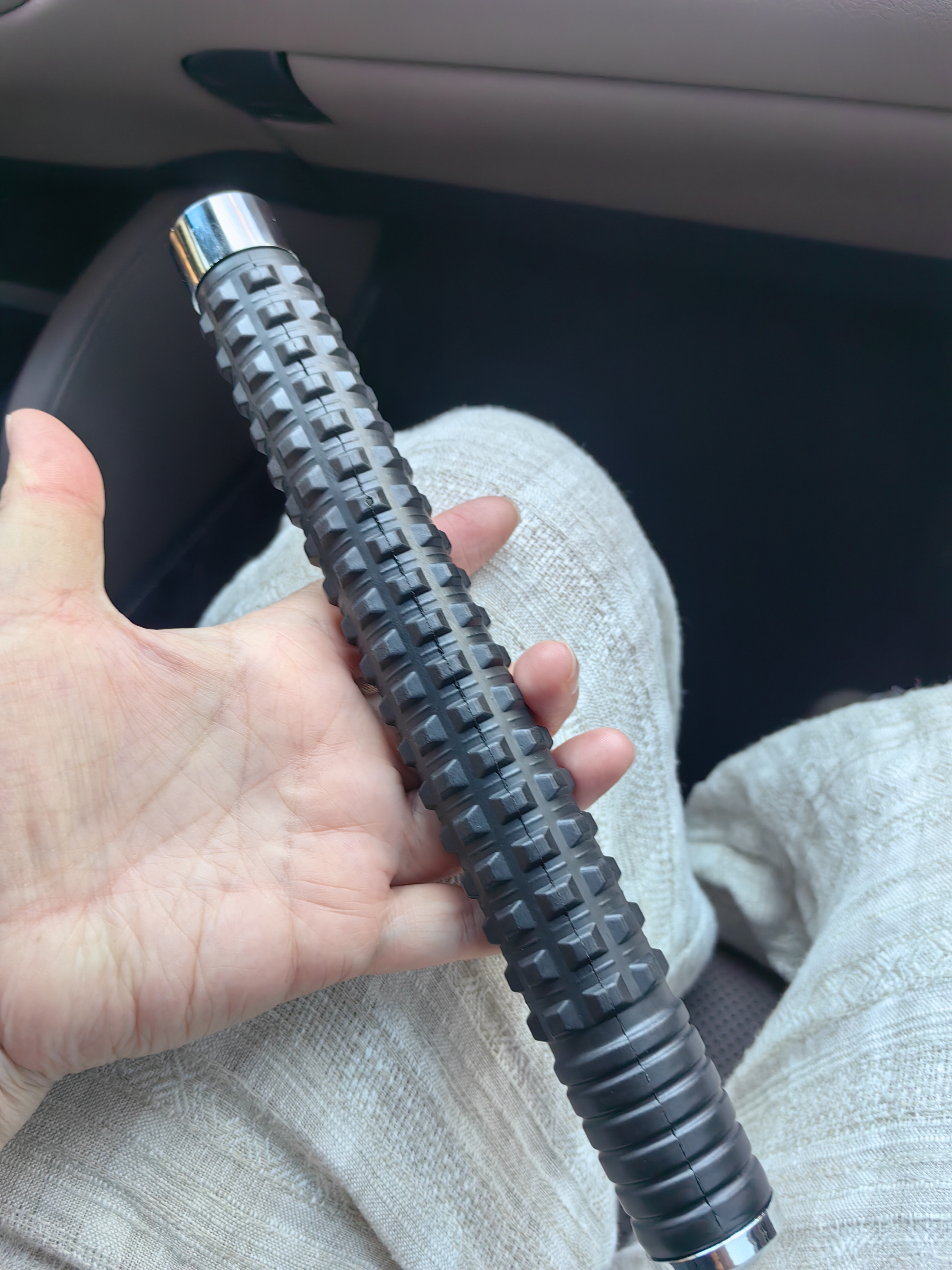 英辉（INVUI）防身甩棍打狗棒伸缩棍户外防狼武器自卫战术装备三节车载 26寸 实拍图