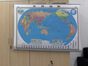 【官方正版 升级精装版】2025 世界地图挂图 大尺寸1.5米*1.1米 高清印刷防水覆膜带挂杆挂绳 学生办公室书房家庭装饰挂图挂画墙贴精美装饰   实拍图
