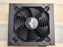 长城（Great Wall）额定750W X7金牌全模电脑电源（ATX3.1/原生PCIe5.1接口/漏电监测/单路12V/自动启停/支持5060TI） 实拍图