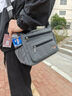 鳄鱼恤单肩包男士斜挎包休闲牛津布包大容量商务多功能轻便男包时尚出游 灰色小款【长28.5高21.5厚14厘米-双侧袋兜设计】 大款可放A4纸张 - 小款可放12寸IPAD 实拍图