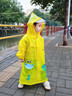 牧萌 儿童雨衣男女童带书包位宝宝幼儿园小学生雨鞋套装防水卡通雨披 活力黄恐龙 M码（建议身高95-105cm） 实拍图