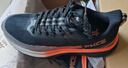 【特步制造商】飞翼1.0轻便减震夏季透气软底运动跑步潮鞋 库里南黑/桔/闪光银 42 实拍图